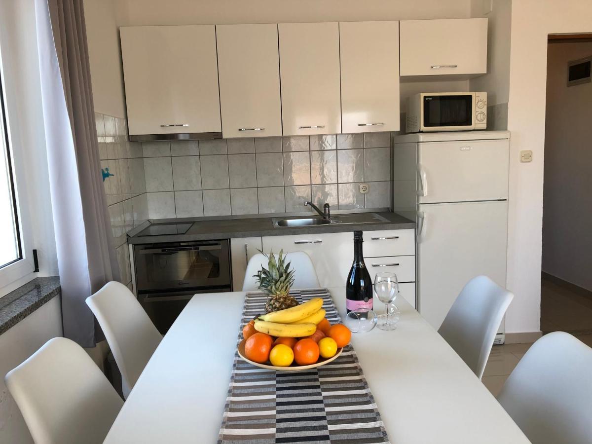 Apartments Saric Biograd Na Moru Esterno foto