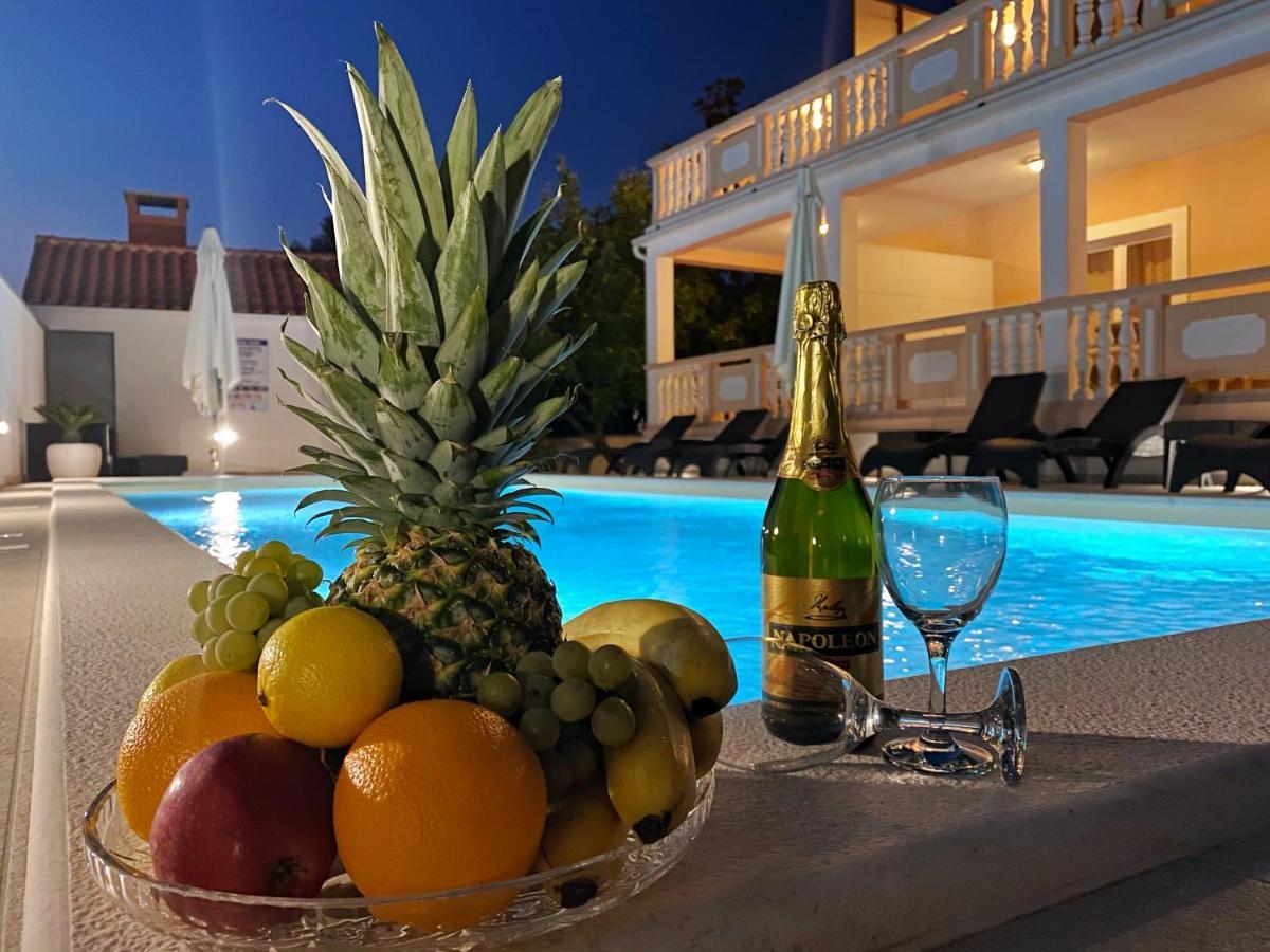 Apartments Saric Biograd Na Moru Esterno foto