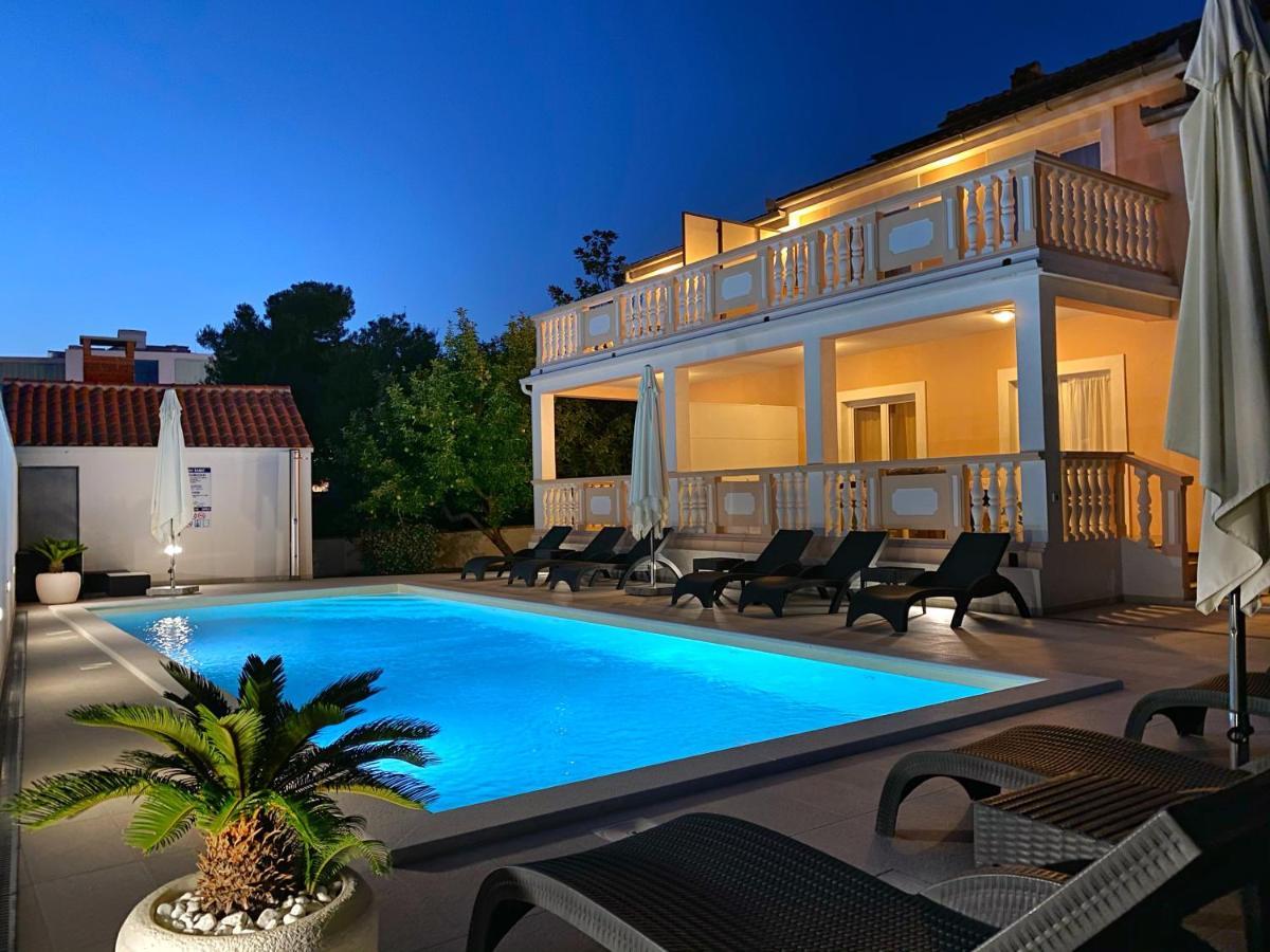 Apartments Saric Biograd Na Moru Esterno foto
