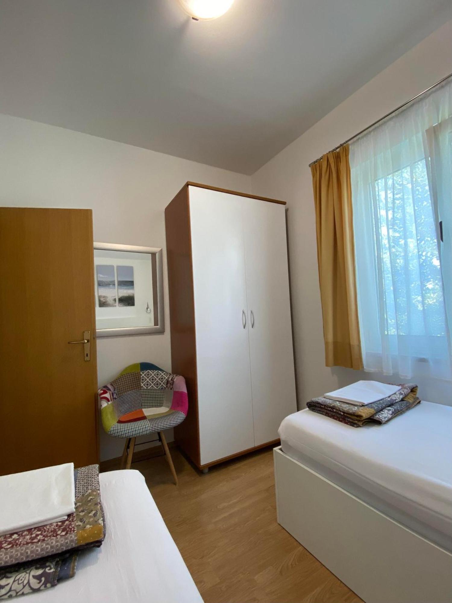 Apartments Saric Biograd Na Moru Esterno foto